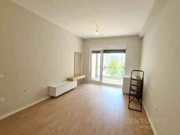 Shitet apartament 2+1 te Kompleksi Magnet, Kati 3, 141.000 Euro (KONTAKTI 21 DHJETORI)