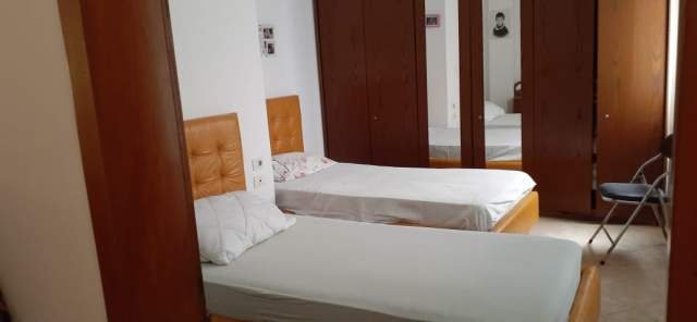 Tirane, jepet me qera apartament 1+1 Kati 1,  (Rruga Rrapo Hekali)