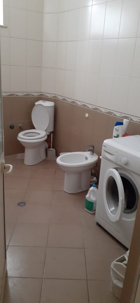 Tirane, jepet me qera apartament 1+1 Kati 1,  (Rruga Rrapo Hekali)