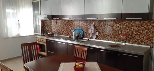 Tirane, jepet me qera apartament 1+1 Kati 1,  (Rruga Rrapo Hekali)