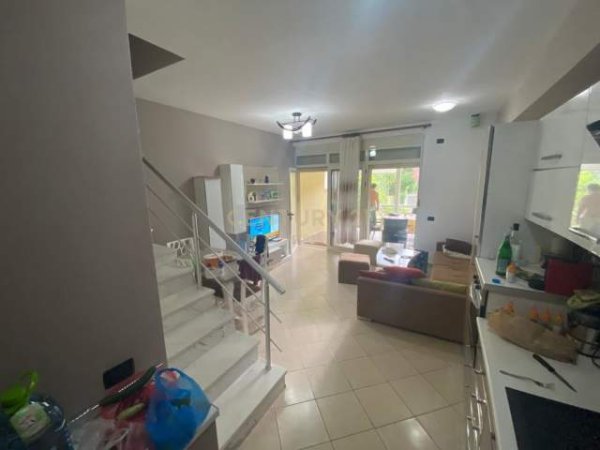 Gjiri Lalezit, shes apartament duplex 3+1+A+BLK Kati 1, 217 m² 265.000 Euro (Kompleksi Lura 1)