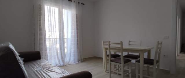 Tirane, jepet me qera apartament 2+1+BLK Kati 5, 94 m² 400 Euro (nene tereza)