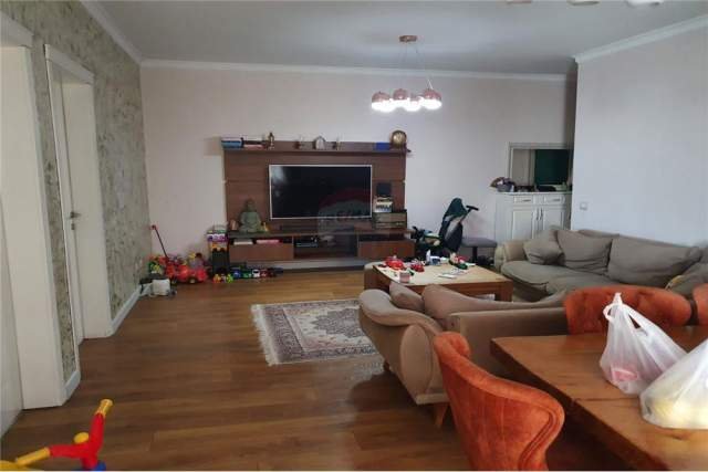 Tirane, jepet me qera apartament 2+1 Kati 8, 100 m² 450 Euro (komuna e parisit)