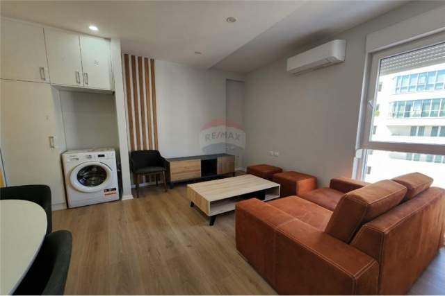 Tirane, jepet me qera apartament 1+1 Kati 3, 55 m² 400 Euro (21 dhjetori)
