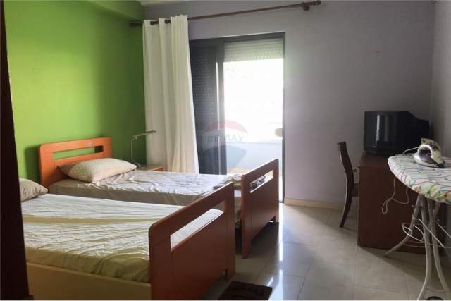 Tirane, jepet me qera apartament 2+1 Kati 3, 80 m² 550 Euro (vaso pasha)