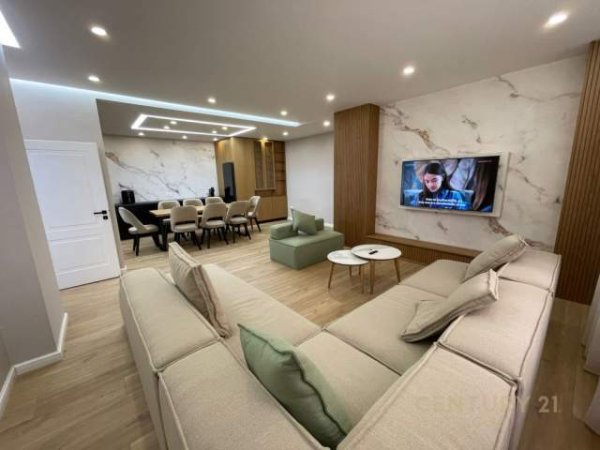 Tirane, jepet me qera apartament 2+1 Kati 4, 125 m² 1.100 Euro (Tirana,Albania)