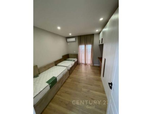 Tirane, jepet me qera apartament 2+1 Kati 4, 125 m² 1.100 Euro (Tirana,Albania)