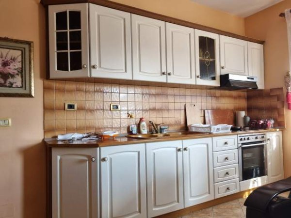 Tirane, jepet me qera apartament 2+1+BLK Kati 6, 90 m² 38.000 Leke (Rruga Vllazen Huta)
