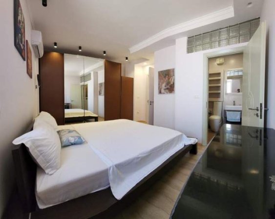 Tirane, jepet me qera apartament 2+1+BLK Kati 9, 90 m² 650 Euro (rruga Islam Alla)