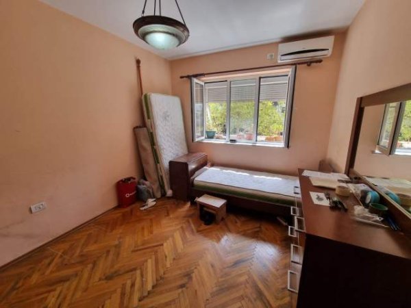 Tirane, jepet me qera apartament 1+1+A Kati 1, 60 m² 480 Euro (Rruga Myslym Shyri)