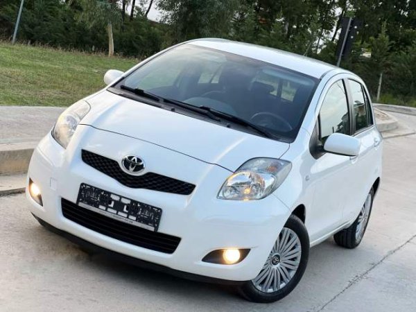 shes Toyota TOYOTA YARIS - AUTOMAT - 1.3 BENZINE Viti 2010,