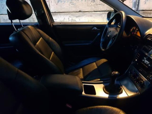 Tirane, shitet makine Mercedes-Benz C200, W203 Viti 2002, 3.500 Euro