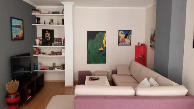Tirane, jepet me qera apartament 3+1+A+BLK Kati 2, 110 m² 550  (Sali Butka)