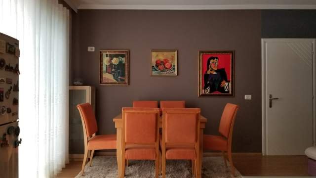 Tirane, jepet me qera apartament 3+1+A+BLK Kati 2, 110 m² 550  (Sali Butka)