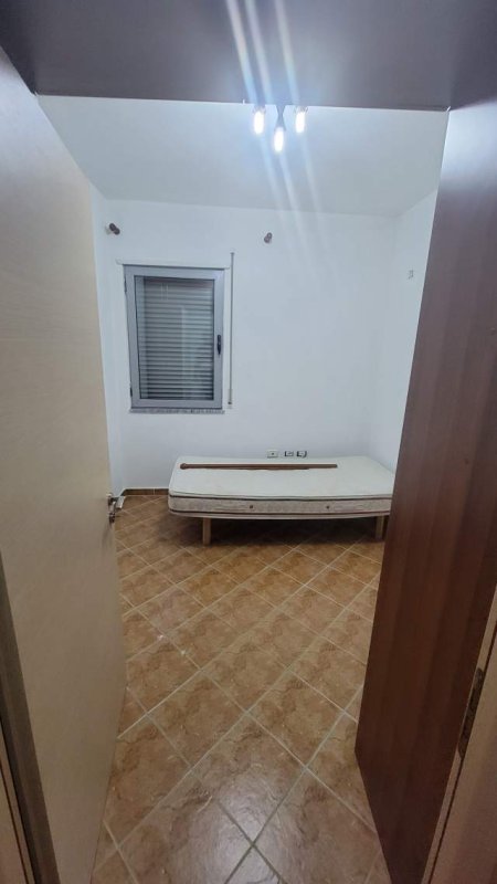 Tirane, jepet me qera apartament 2+1+A+BLK Kati 6, 85 m² 350 Euro (haxhi hysen dalliu)