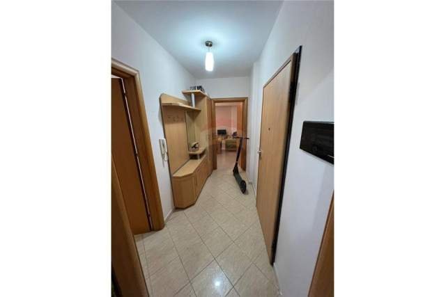 Tirane, jepet me qera apartament 2+1 Kati 3, 97 m² 400 Euro (komuna parisit)