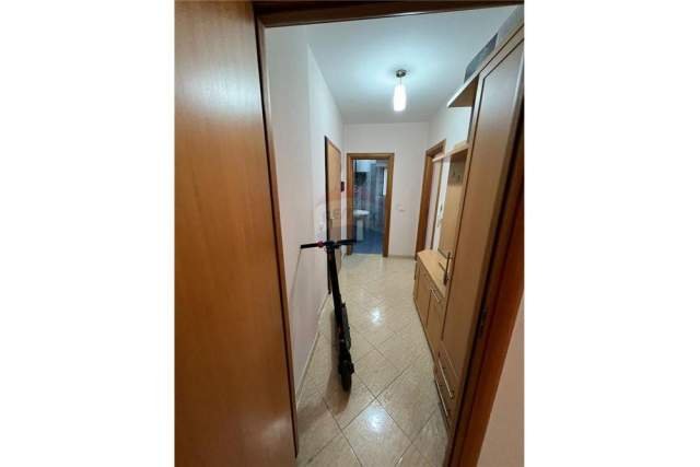 Tirane, jepet me qera apartament 2+1 Kati 3, 97 m² 400 Euro (komuna parisit)