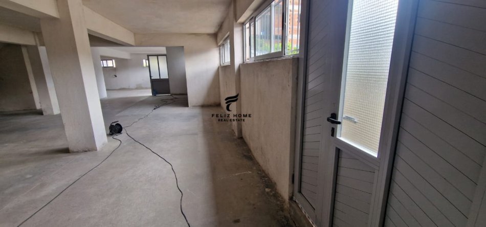 Tirane, jepet me qera magazine , , 360 m² 750 € (ISH DOGANA)