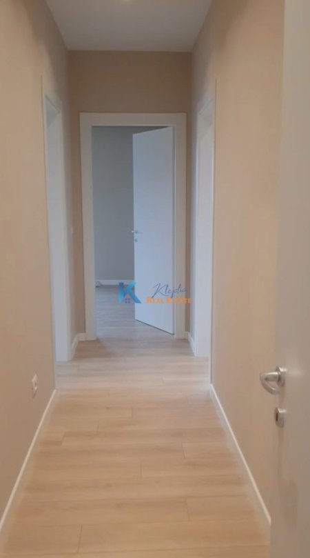 Tirane, jepet me qera zyre , Kati 10, 161 m² 1,400 € (Rruga e Kavajes)