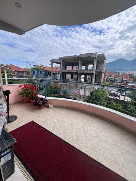 Tirane, shitet apartament 3+1+Ballkon, Kati 4, 131 m² 153,000 € (Porcelan)