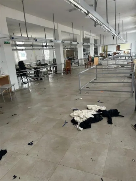 Tirane, jepet me qera ambjent biznesi , , 440 m² 1,300 € (Sauk)