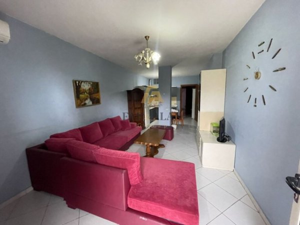 Vlore, jepet me qera apartament 1+1, Kati 3, 70 m² 400 € (Zogu i Zi)