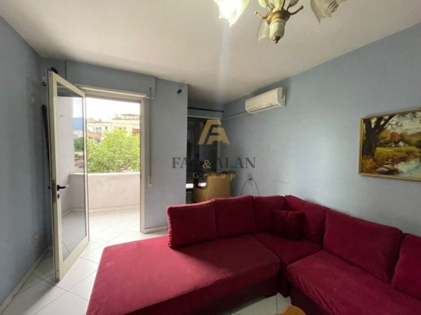 Vlore, jepet me qera apartament 1+1, Kati 3, 70 m² 400 € (Zogu i Zi)