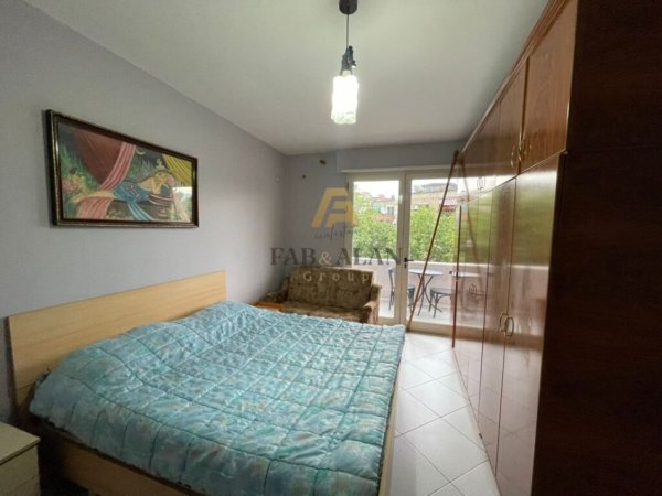 Vlore, jepet me qera apartament 1+1, Kati 3, 70 m² 400 € (Zogu i Zi)