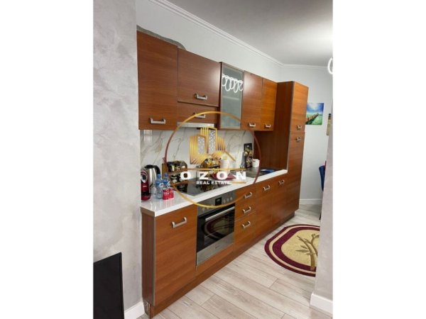 JEPET ME QERA APARTAMENT 1+1 TEK RRUGA E KOSOVAREVE 700 Euro!!