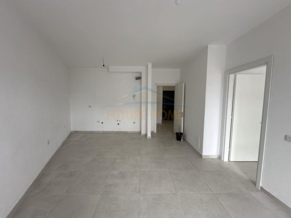 Tirane, jepet me qera apartament 1+1, Kati 8, 68 m² 450 € (rruga e Barrikadave)
