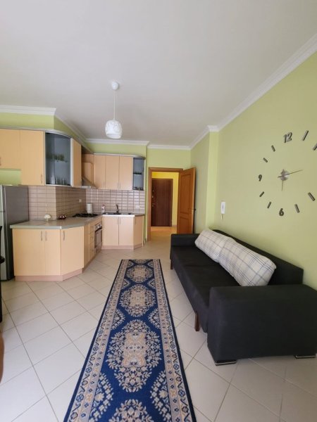 Vlore, jap me qera apartament 2+1+Ballkon, Kati 5, 100 m² (Rruga Haziz Xhyheri)