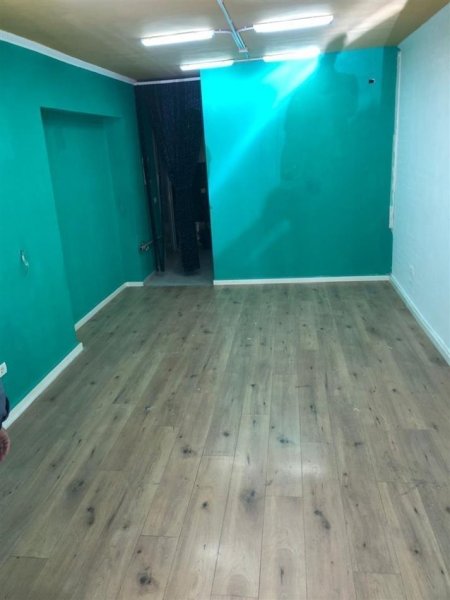 Tirane, jepet me qera dyqan , , 46 m² 450 € (VASIL SHANTO)