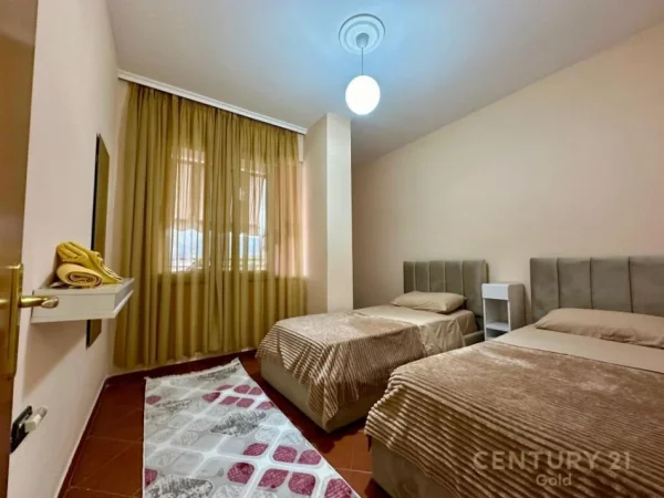 Tirane, jepet me qera apartament 2+1+Ballkon, , 84 m² 750 € (ish blloku)