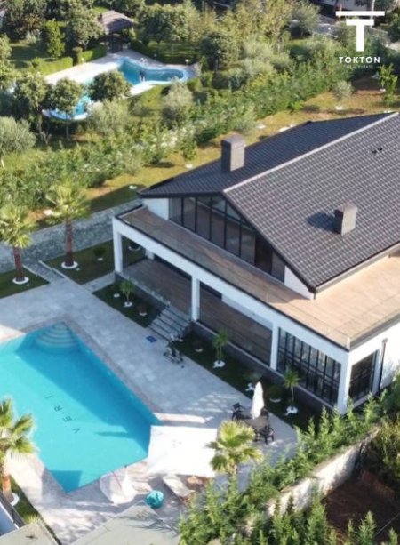 Tirane, jepet me qera Vile 2 Katshe, , 2,500 m² 5,000 € (Tufinë) TT 876
