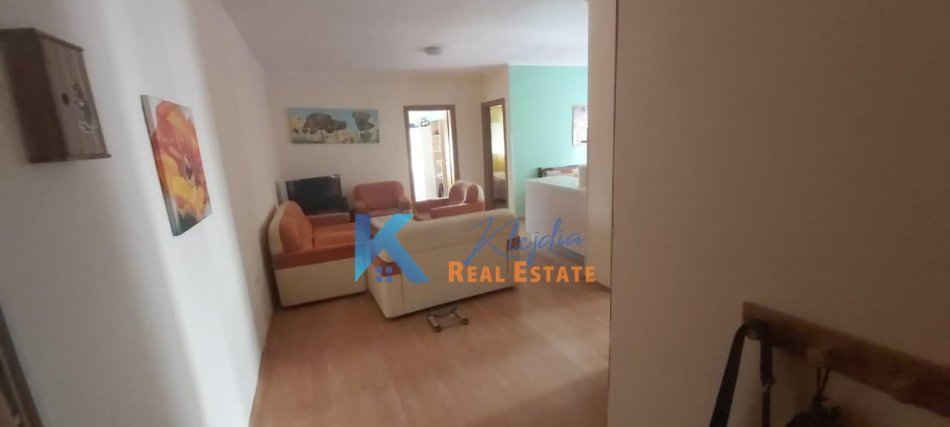 Tirane, jepet me qera apartament 2+1+Ballkon, Kati 5, 95 m² 450 € (Astir, afer Bar 2 Palmat)