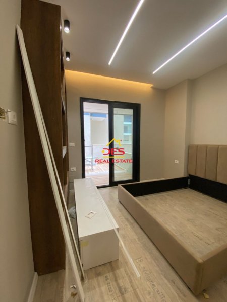 Vlore, jepet me qera apartament 1+1+Ballkon, Kati 2, 232 m² 800 € (Rruga Cajupi,Vlore)