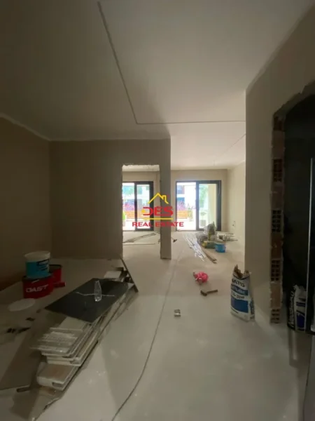 Vlore, shitet apartament 1+1+Ballkon, , 2 m² (Rruga Cajupi,Vlore)