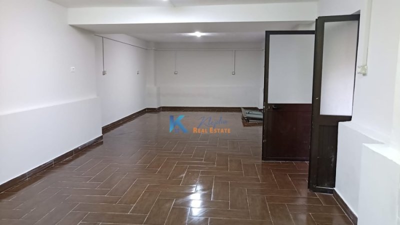 Tirane, shitet ambjent biznesi , Kati -1, 109 m² 97,850 € (Rruga Irfan Tomini, prane Bulevardit Bajram Curri)