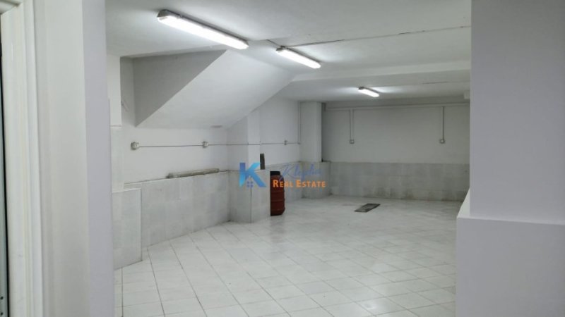 Tirane, shitet ambjent biznesi , Kati -1, 109 m² 97,850 € (Rruga Irfan Tomini, prane Bulevardit Bajram Curri)