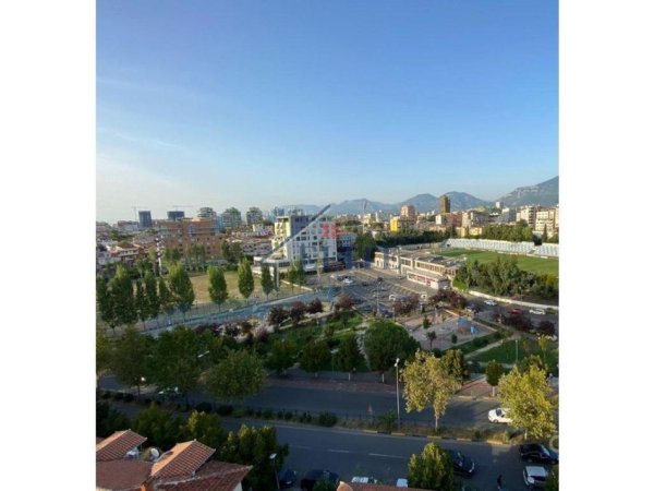 Tirane, jepet me qera dyqan , , 30 m² 1,250 € (Stadium Dinamo)