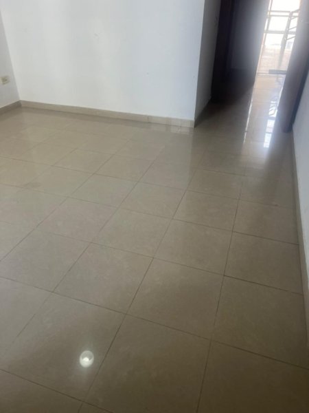 Tirane, jepet me qera zyre , Kati 3, 165 m² 1,000 € (Bulevardi Zogu I)