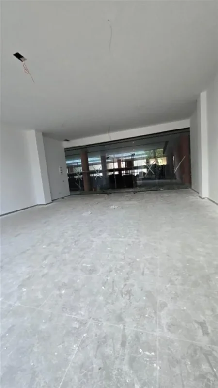 Tirane, jepet me qera ambjent biznesi , Kati 1, 110 m² 1,500 € (RRUGA KAVAJES)