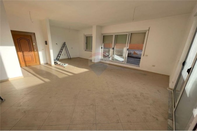 Tirane, shitet 2+1, Kati 7, 167 m² 140,700 € (Shitet Apartament ne Freske)