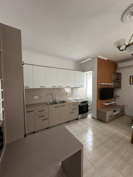 Tirane, jepet me qera apartament 2+1, Kati 5, 100 m² 500 € (5 maji)