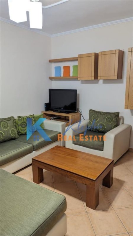 Tirane, shitet apartament 2+1+Ballkon, Kati 2, 92 m² 114,000 € (Laprake, afer spitalit ushtarak)