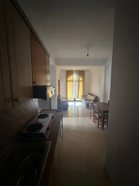 Tirane, jepet me qera Vile 2+1, Kati 3, 85 m² 320 € (KOMPLEKSI GRAND)