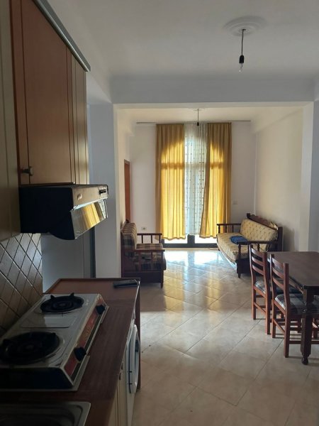 Tirane, jepet me qera Vile 2+1, Kati 3, 85 m² 320 € (KOMPLEKSI GRAND)