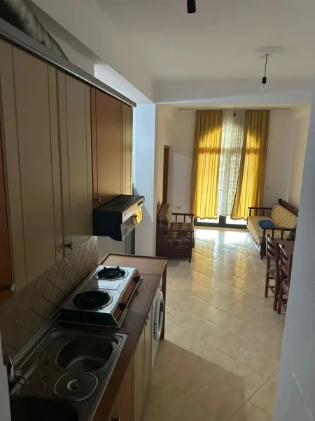 Tirane, jepet me qera Vile 2+1, Kati 3, 85 m² 320 € (KOMPLEKSI GRAND)