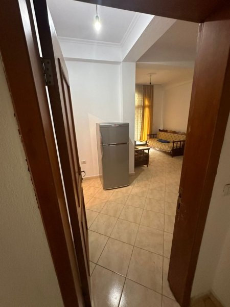 Tirane, jepet me qera Vile 2+1, Kati 3, 85 m² 320 € (KOMPLEKSI GRAND)