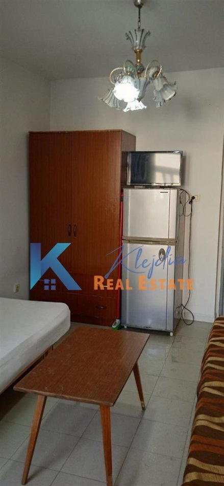 Tirane, jepet me qera garsonier , Kati 5, 25 m² 320 € (Bulevardi Zogu I, afer Qendres)